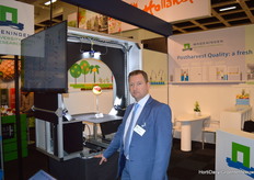 Paul Goethals, Wageningen University Research in addition to a high speed phenotyping application that makes a 3D image of a mango in this case with a speed of 20 km / h. As a result, every single product in a batch, 150 tons per hour, can be checked and sample-taking samples are no longer required.